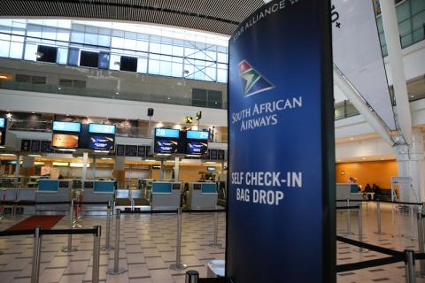 Deserted counters are seen as South African Airways (SAA) workers downed tools on Friday in a strike over wages and job cuts, at Cape Town International Airport in Cape Town, South Africa, South Africa, November 15, 2019. PHOTO BY REUTERS/Sumaya Hisham