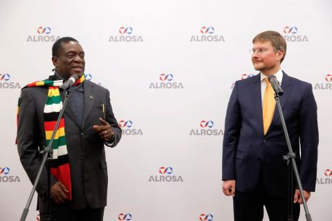 Zimbabwe's President Emmerson Mnangagwa delivers a speech as he visits an office of Russian diamond producer Alrosa, with Alrosa CEO Sergei Ivanov seen nearby, in Moscow, Russia, January 14, 2019. PHFOTO BY REUTERS/Maxim Shemetov