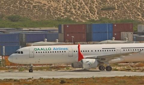 An aircraft belonging to Daallo Airlines is parked at the Aden Abdulle international airport after making an emergency landing following an explosion inside the plane in Somalia's capital Mogadishu, February 3, 2016. PHOTO BY REUTERS/Feisal Omar