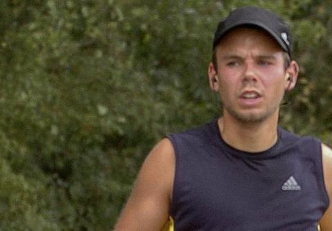 Andreas Lubitz runs the Airportrace half marathon in Hamburg in this September 13, 2009 file photo. PHOTO BY REUTERS/Foto-Team-Mueller