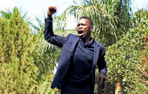 Ugandan musician turned politician, Robert Kyagulanyi addresses his supporters outside his home after arriving from the U.S. in Kampala, Uganda, September 20, 2018. PHOTO BY REUTERS/Newton Nambwaya