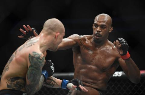 Jon Jones (red gloves) and Anthony Smith (blue gloves) during UFC 235 at T-Mobile Arena in Las Vegas, NV, USA. PHOTO BY REUTERS/Stephen R. Sylvanie-USA TODAY Sports