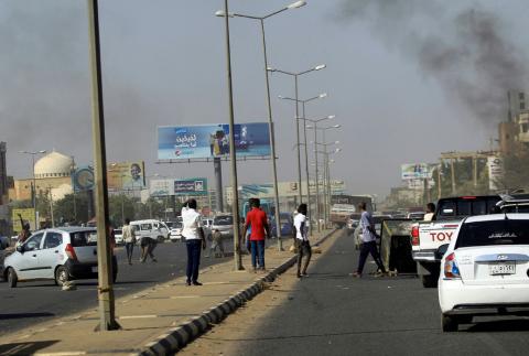 Cars block a road as Sudanese demonstrators stage an anti-government protests in Khartoum, Sudan, January 25, 2019. PHOTO BY REUTERS/Mohamed Nureldin Abdallah