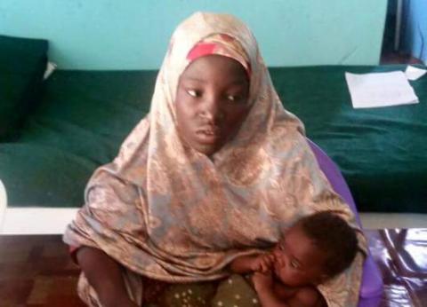 Undated picture released May 18, 2016 by Nigeria army of rescued Chibok schoolgirl and her baby in Maiduguri, Nigeria. PHOTO BY REUTERS/Nigeria Military