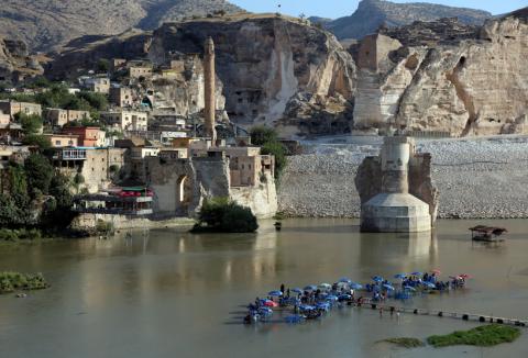 The Tigris river flows through the ancient town of Hasankeyf, which will be significantly submerged by the Ilisu dam being constructed, in southeastern Turkey, August 26, 2018. PHOTO BY REUTERS/Sertac Kayar