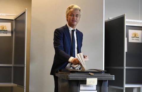 Dutch far-right politician Geert Wilders of the PVV party votes in the general election in The Hague. PHOTO BY REUTERS/Dylan Martinez