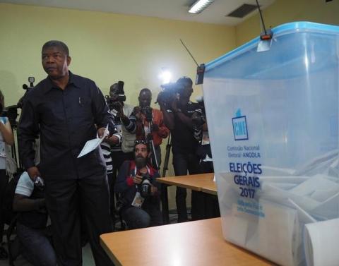 Joao Lourenco, presidential candidate for the ruling MPLA party, waits to cast his vote in Luanda, Angola, August 23, 2017. PHOTO BY REUTERS/Stephen Eisenhammer