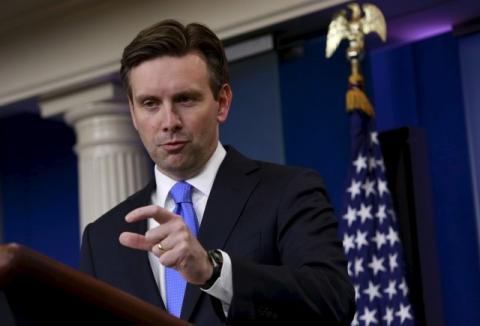 White House Press Secretary Josh Earnest speaks during a briefing at the White House in Washington, December 2, 2015. PHOTO BY REUTERS/Yuri Gripas