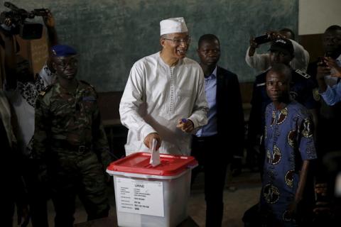 Lionel Zinsou, Benin's Prime Minister and presidential candidate, casts his vote during a presidential election at a polling station in Cotonou, Benin, March 6, 2016. PHOTO BY REUTERS/Akintunde Akinleye