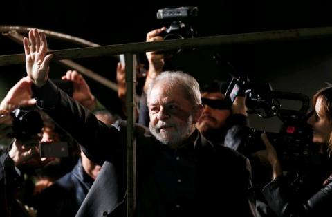 Brazil's former president Luiz Inacio Lula da Silva attends a protest against Brazil's interim President Michel Temer and in support of suspended President Dilma Rousseff at Paulista Avenue in Sao Paulo, Brazil, June 10, 2016. PHOTO BY REUTERS/Paulo Whitaker