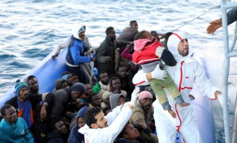 Migrants are rescued by Libyan coast guards off the coast of Garabulli, east of Tripoli, Libya, January 8, 2018. PHOTO BY REUTERS/Hani Amara