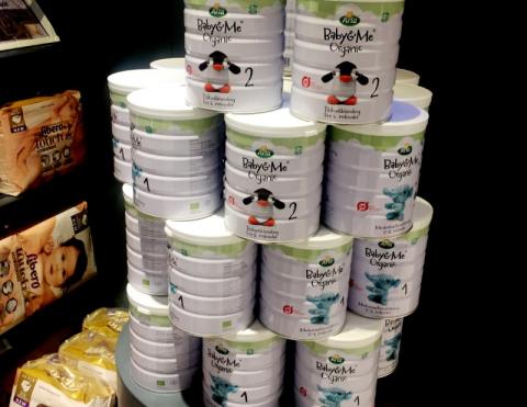 Arla Foods milk powder is stacked in a supermarket in Copenhagen, Denmark, December 15, 2017. PHOTO BY REUTERS/Julie Astrid Thomsen