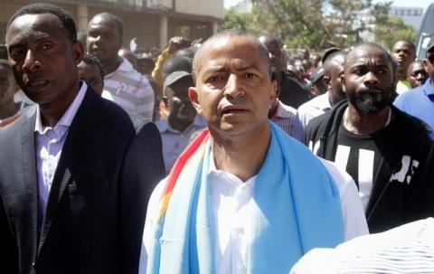 Democratic Republic of Congo's opposition Presidential candidate Moise Katumbi is escorted by his supporters in Lubumbashi, the capital of Katanga province of the Democratic Republic of Congo, May 11, 2016. PHOTO BY REUTERS/Kenny Katombe