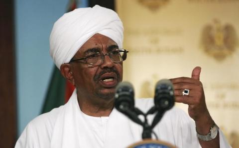 Sudan's President Omar Hassan al-Bashir addresses a joint news conference with his South Sudan's counterpart Salva Kiir in Juba