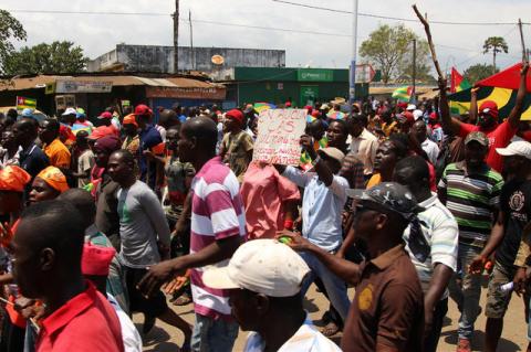 Opposition supporters take part during a protest calling for the immediate resignation of President Faure Gnassingbe in Lome, Togo, September 20, 2017. PHOTO BY REUTERS/Stringer