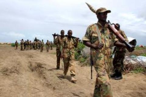 Jubbaland forces carry their ammunitions during a security patrol against Islamist al Shabaab militants in Bulagaduud town, north of Kismayu, Somalia in this August 17, 2015 photo. PHOTO BY REUTERS/Abdiqani Hassan