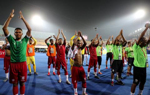 Madagascar players applaud fans after the match. PHOTO BY REUTERS/Sumaya Hisham