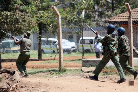 Police attempt to disperse supporters of Kenyan opposition National Super Alliance (NASA) coalition in Kisumu, Kenya, November 20, 2017. PHOTO BY REUTERS/James Keyi