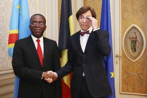 Belgium's Prime Minister Elio Di Rupo poses with Democratic Republic of Congo's Prime Minister Augustin Matata Ponyo (L) ahead of a meeting in Brussels, June 24, 2014. PHOTO BY REUTERS/Francois Lenoir