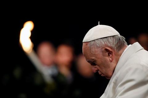 Pope Francis leads the Via Crucis (Way of the Cross) procession during Good Friday celebrations at the Colosseum in Rome, Italy, March 30, 2018. PHOTO BY REUTERS//Stefano Rellandini 