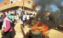 Sudanese demonstrators burn tyres as they participate in anti-government protests in Omdurman, Khartoum, Sudan, January 20, 2019. PHOTO BY REUTERS/Mohamed Nureldin Abdallah