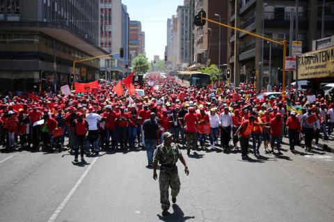 Protesters attend a demonstration organised by The Congress of South African Trade Unions (COSATU) which are pushing for a nationwide strike to protest against corruption, in Johannesburg, South Africa, September 27, 2017. PHOTO BY REUTERS/Siphiwe Sibeko