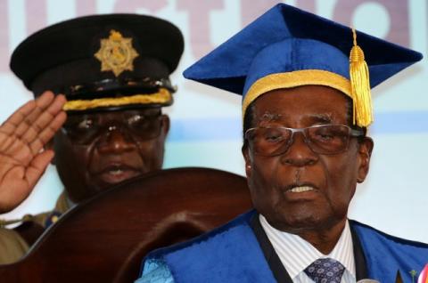 Zimbabwe President Robert Mugabe attends a university graduation ceremony in Harare, Zimbabwe, November 17, 2017. PHOTO BY REUTERS/Philimon Bulawayo