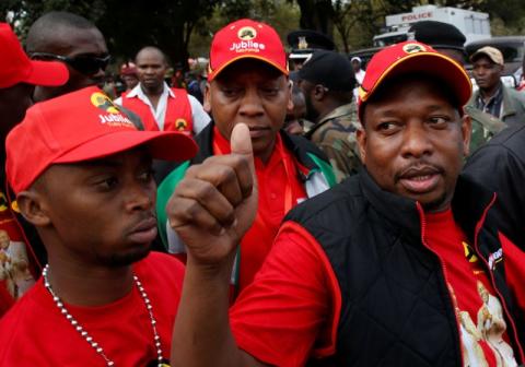 Nairobi's Governor-elect Mike Sonko salutes supporters as he arrives for a Jubilee Party campaign rally at Uhuru park in Nairobi, Kenya August 4, 2017. PHOTO BY REUTERS/Thomas Mukoya