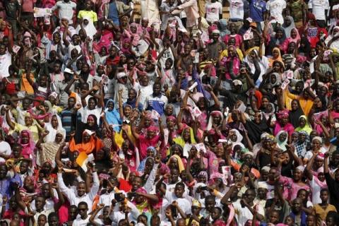 Supporters of incumbent President Mahamadou Issoufou cheer at a campaign rally in Niamey, Niger, February 18, 2016. PHOTO BY REUTERS/Joe Penney