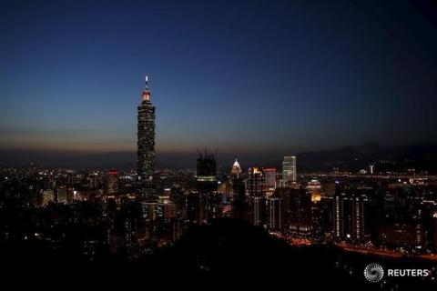 Taiwan's landmark building Taipei 101 is seen during sunset in Taipei, Taiwan, April 19, 2016. PHOTO BY REUTERS/Tyrone Siu