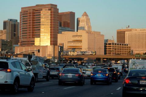 Traffic travels along a highway next to Los Angeles, California, U.S., October 11, 2019. PHOTO BY REUTERS/Mike Blake