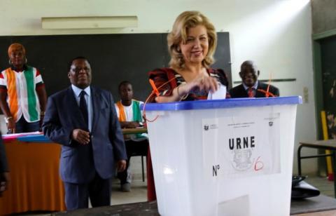 Ivory Coast's President wife Dominique Ouattara casts her vote at a polling station of the Lycee Sainte-Marie during the legislative elections in Abidjan, Ivory Coast, December 18, 2016. PHOTO BY REUTERS/Thierry Gouegnon