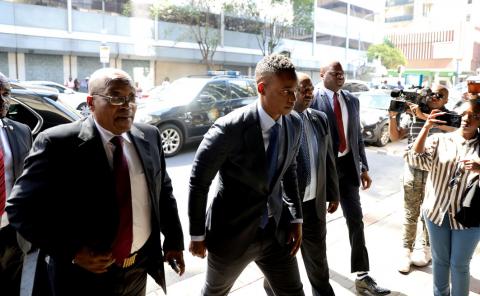 Duduzane Zuma arrives with his father, former South African president Jacob Zuma, ahead of Duduzane's appearance at the Specialised Commercial Crimes Court in Johannesburg, South Africa, January 24, 2019. PHOTO BY REUTERS/Siphiwe Sibeko