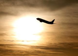 A plane is seen during sunrise at the international airport in Munich, Germany, January 9, 2018. PHOTO BY REUTERS/Michaela Rehle