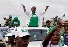 Charles Walker Brumskine, Liberia's 2017 presidential candidate and leader of Liberty Party (LP), greets his supporters during a campaign rally in Monrovia, Liberia, October 8, 2017. PHOTO BY REUTERS/Thierry Gouegnon