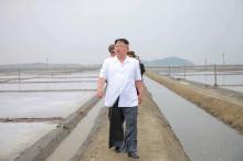 North Korean leader Kim Jong Un visits the Kwisong Saltern to learn about the salt production from underground ultra-saline water by the KPA in this undated photo released by North Korea's Korean Central News Agency (KCNA) on May 24, 2016. PHOTO BY REUTERS