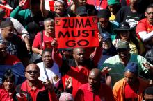 Protesters attend a demonstration organised by The Congress of South African Trade Unions (COSATU) which are pushing for a nationwide strike to protest against corruption, in Cape Town, South Africa September 27, 2017. PHOTO BY REUTERS/Mike Hutchings