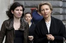 Marina Litvinenko, (R) the widow of murdered KGB agent Alexander Litvinenko, leaves the High Court in central London, July 28, 2015. PHOTO BY REUTERS/Paul Hackett