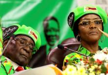 Zimbabwean President Robert Mugabe and his wife Grace attend a meeting of his ruling ZANU PF party's youth league in Harare, Zimbabwe, October 7, 2017. PHOTO BY REUTERS/Philimon Bulawayo