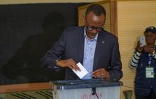 Rwandan President Paul Kagame casts his vote in Kigali, Rwanda, August 4, 2017. PHOTO BY REUTERS/Jean Bizimana