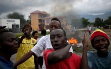 Protesters shout during a protest against Burundi's President Pierre Nkurunziza and his bid for a third term in Bujumbura, Burundi, May 22, 2015. PHOTO BY REUTERS/Goran Tomasevic