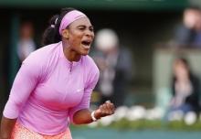 Serena Williams of the U.S. reacts during the women's singles match against Victoria Azarenka of Belarus at the French Open tennis tournament at the Roland Garros stadium in Paris, France, May 30, 2015. PHOTO BY REUTERS/Pascal Rossignol