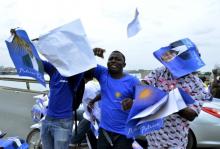 Supporters of presidential candidate Patrice Talon campaign ahead of the second round of Benin's presidential election on Sunday in Cotonou, Benin, March 18, 2016. PHOTO BY REUTERS/Charles Placide Tossou