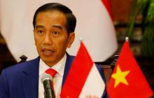 Indonesian President Joko Widodo reads his statement following a signing ceremony at the Presidential Palace in Hanoi, Vietnam, September 11, 2018. P/HOTO BY REUTERSBullit Marquez