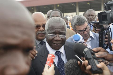 Presidential Candidate Afonso Dhlakama of the Mozambican Resistance Movement (RENAMO) speaks to the media after voting in Maputo