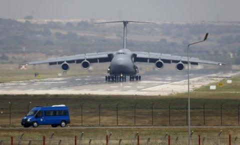 U.S. Air Force (USAF) C-5 Galaxy Outsize Cargo Transport Aircraft lands at Incirlik air base in Adana, Turkey, August 10, 2015. PHOTO BY REUTERS/Murad Sezer
