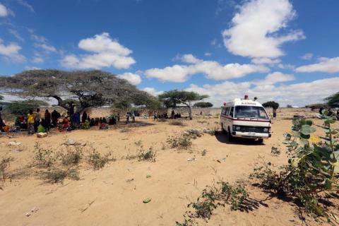 An Aamin Ambulance transports diarrhea patients to the Banadir hospital from a camp for the internally displaced people on the outskirts Mogadishu, Somalia, March 23, 2017. PHOTO BY REUTERS/Feisal Omar