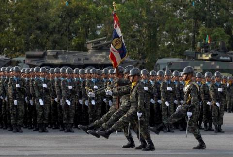 Members of the Thai army take part in Thailand's National Armed Forces Day at the Thai Army 11th Infantry Regiment in Bangkok, Thailand, January 18, 2016. PHOTO BY REUTERS/Chaiwat Subprasom