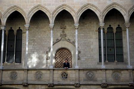 The head of Catalonia's regional government Artur Mas poses for a portrait before an interview with Reuters at Palau de la Generalitat in Barcelona, Spain, September 21, 2015. PHOTO BY REUTERS/Susana Vera