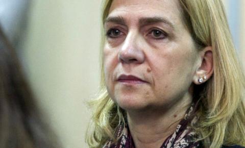 Spain's Princess Cristina sits in court facing charges of tax fraud, as a long-running investigation into the business affairs of her husband Inaki Urdangarin goes to trial, in Palma de Mallorca, Spain, January 11, 2016. PHOTO BY REUTERS/Cati Cladera